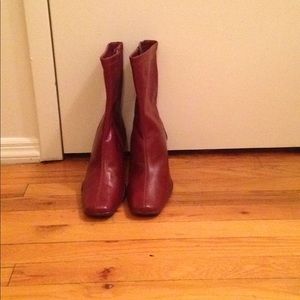 Size 11, dark red and has red streaks, new shoes